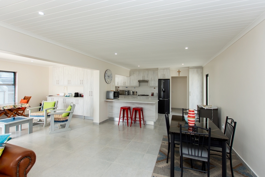 2 Bedroom Property for Sale in Harbour Lights Western Cape